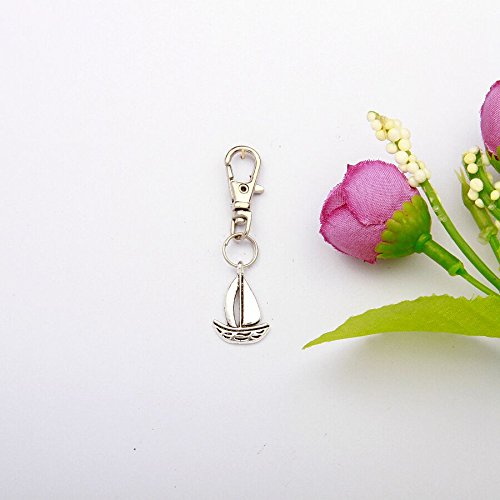 YACHT BOAT KEYRING WITH SILVER FINISH
