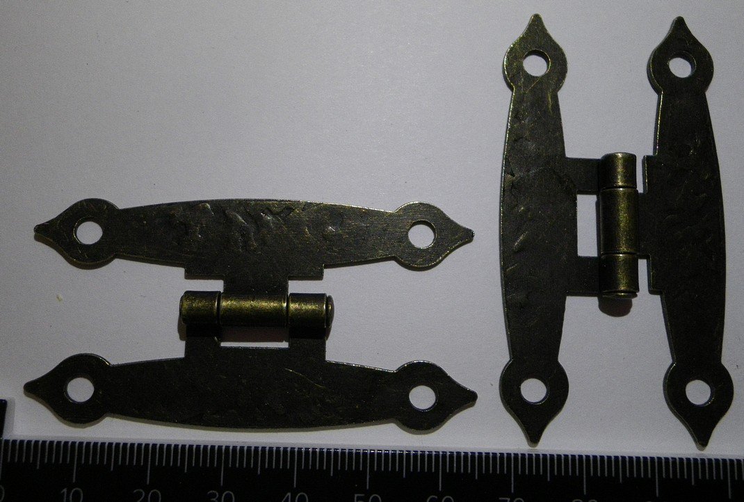 PAIR OF ANTIQUE STYLE HINGES